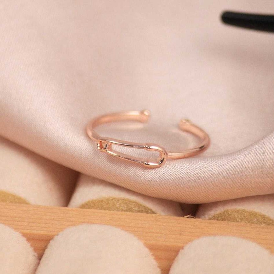 Rings Salty | Pin Fun Golden Band