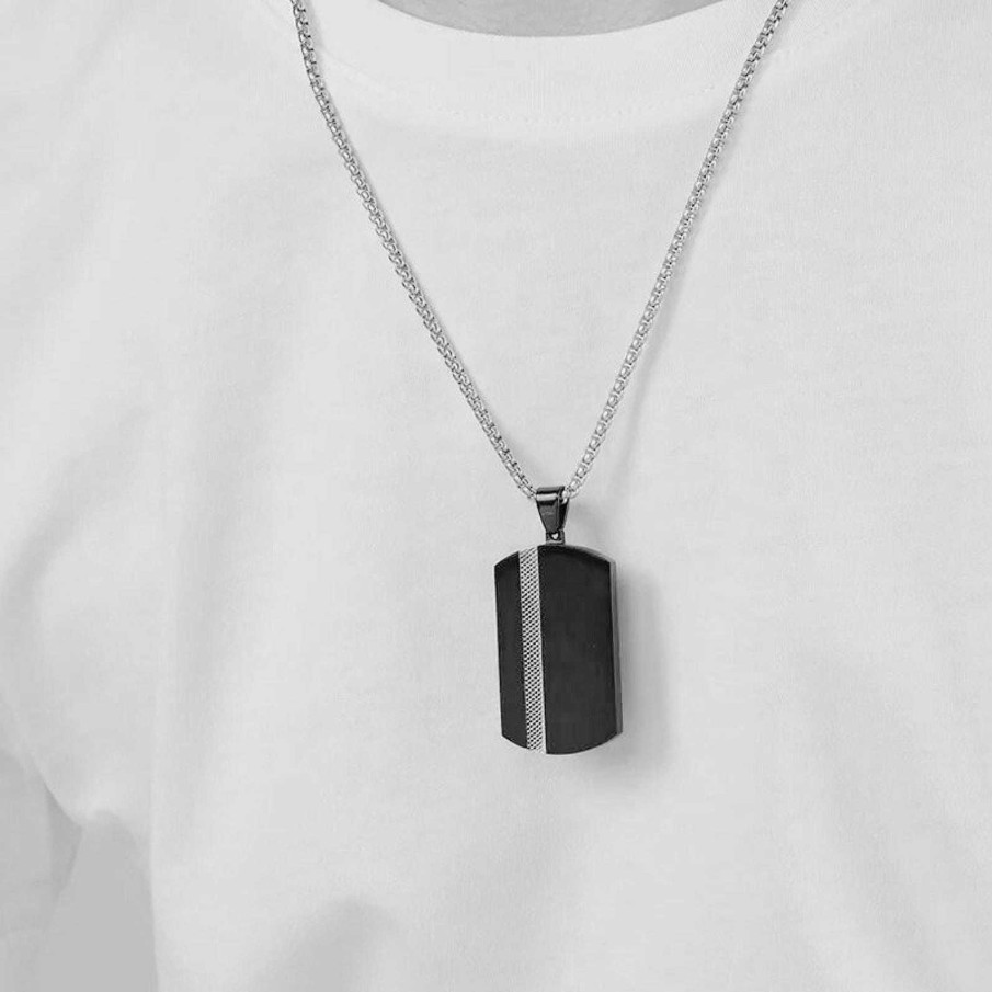 Mens Chains Salty | Merova Black Silver Pendant