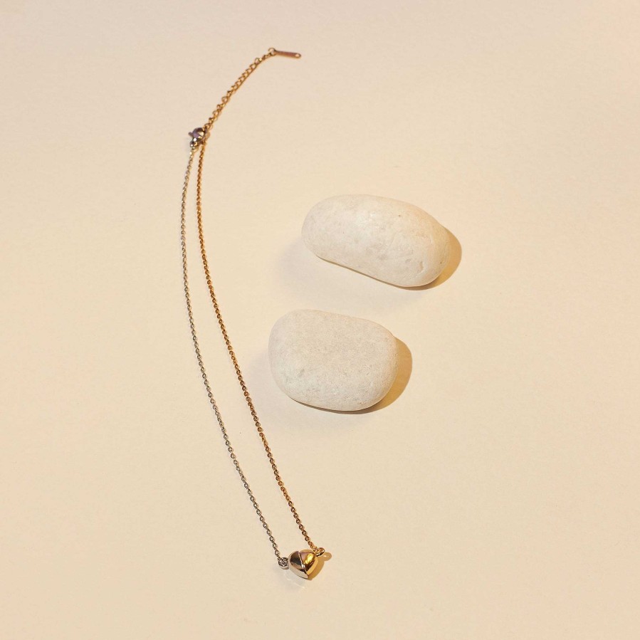 Necklaces Salty | His And Hers Magnetic Heart Necklaces (Set Of 2 Silver And Gold)